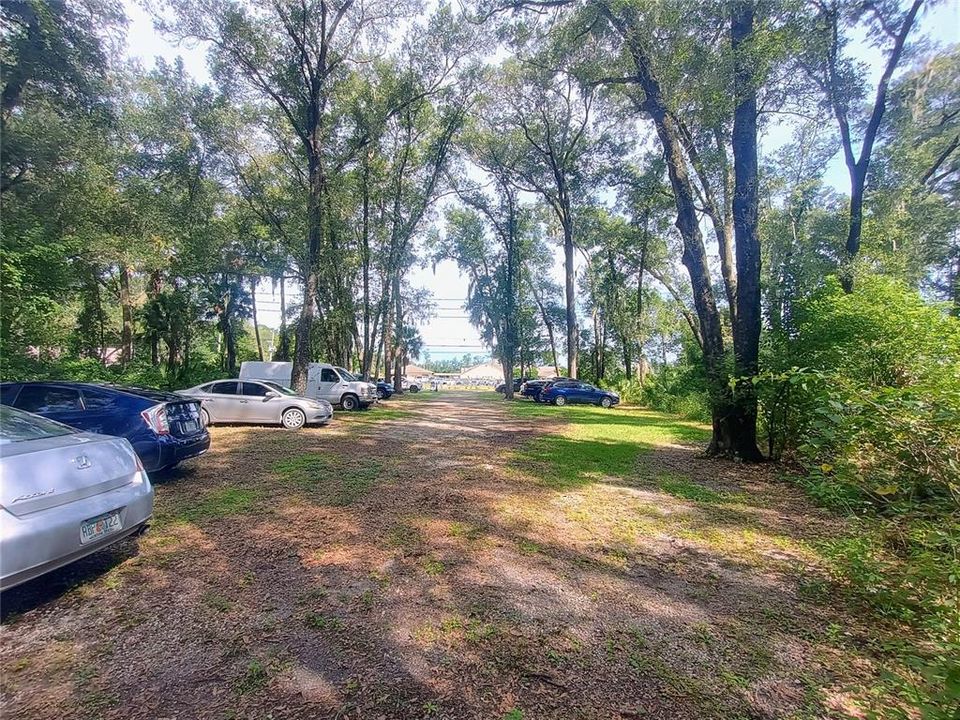 待售: $650,000 (6.57 acres)
