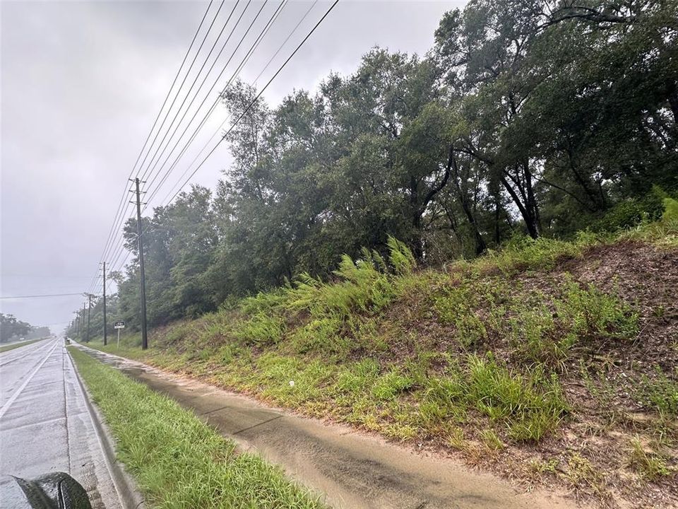 待售: $650,000 (6.57 acres)