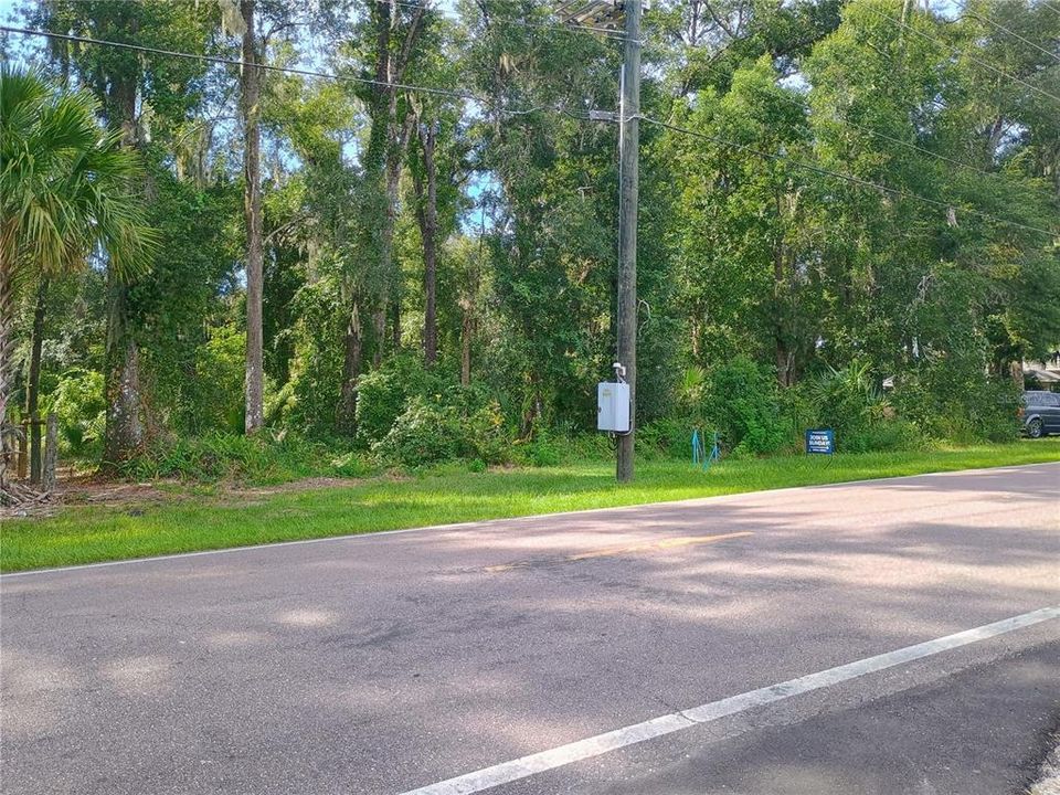 待售: $650,000 (6.57 acres)