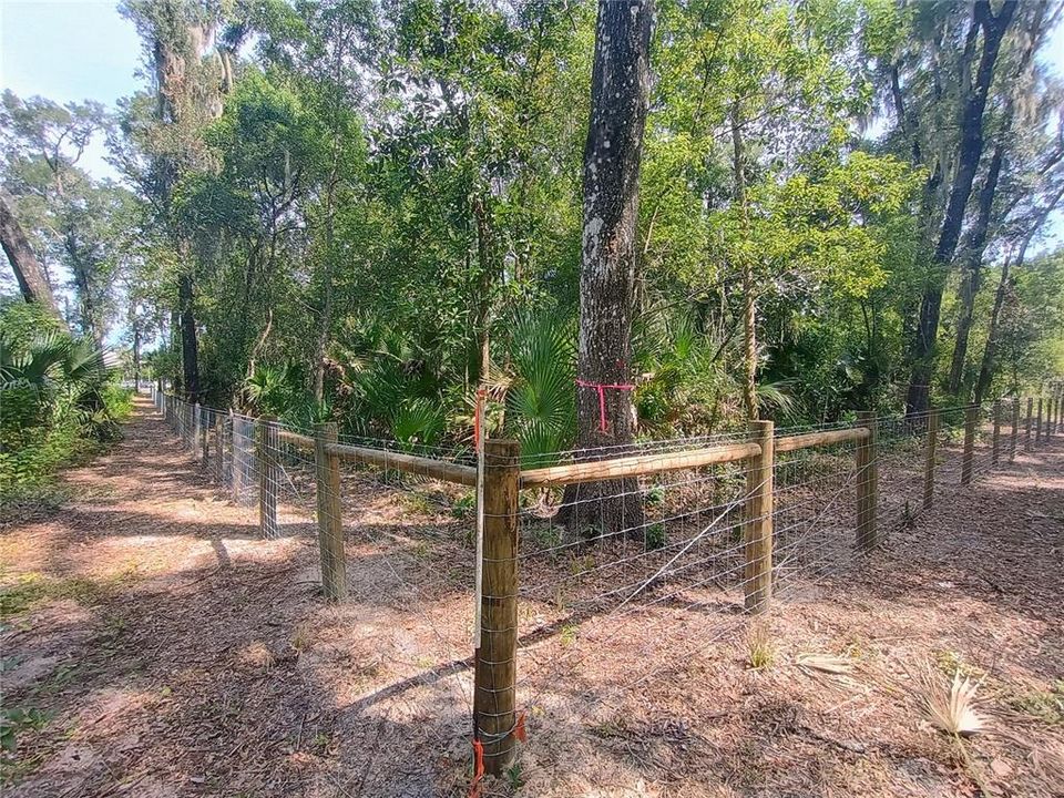 待售: $650,000 (6.57 acres)