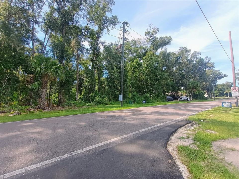 待售: $650,000 (6.57 acres)