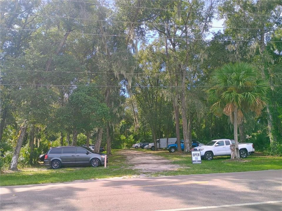 待售: $650,000 (6.57 acres)