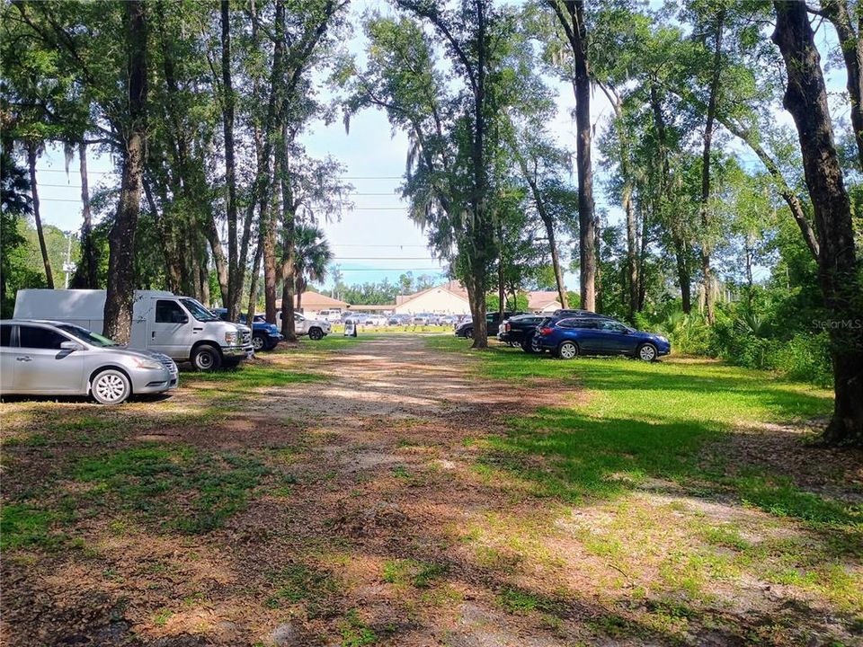 待售: $650,000 (6.57 acres)