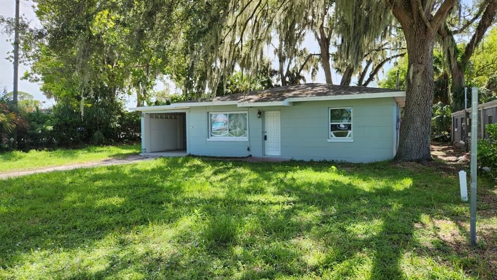 For Rent: $1,900 (3 beds, 1 baths, 1044 Square Feet)
