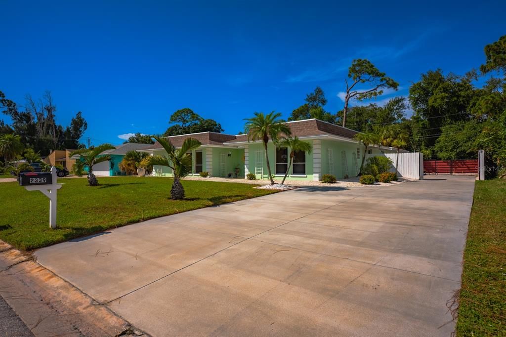 En Venta: $595,000 (3 camas, 2 baños, 1890 Pies cuadrados)
