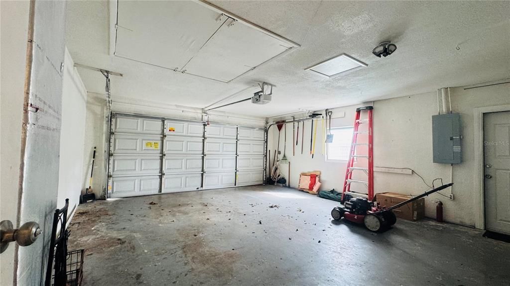 For Rent: $3,500 (3 beds, 2 baths, 2137 Square Feet)