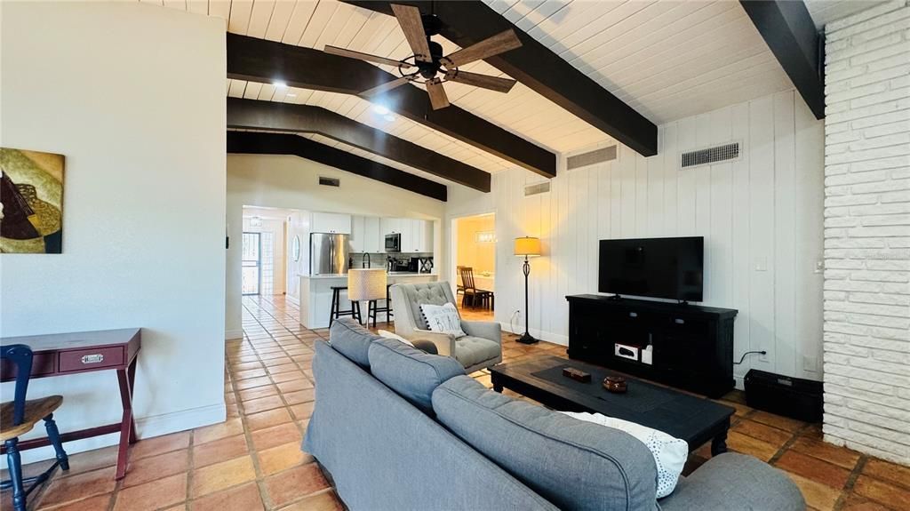 For Rent: $3,500 (3 beds, 2 baths, 2137 Square Feet)