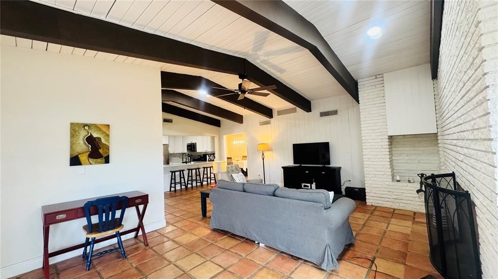 For Rent: $3,500 (3 beds, 2 baths, 2137 Square Feet)