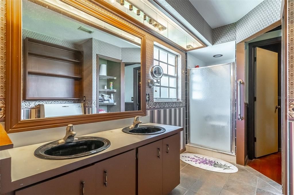 For Sale: $345,000 (3 beds, 2 baths, 1567 Square Feet)