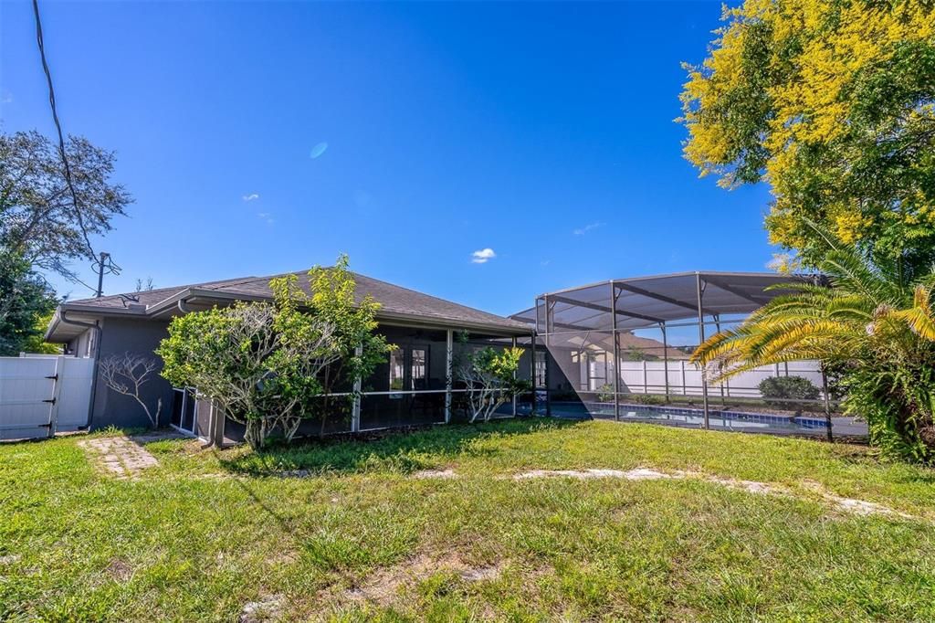 For Sale: $345,000 (3 beds, 2 baths, 1567 Square Feet)