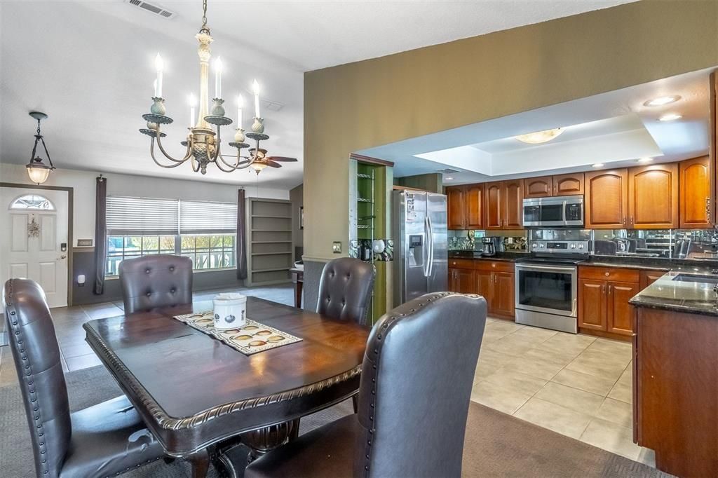 For Sale: $345,000 (3 beds, 2 baths, 1567 Square Feet)