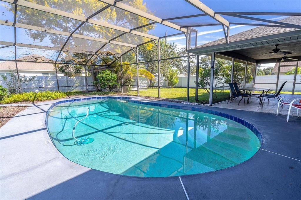 For Sale: $345,000 (3 beds, 2 baths, 1567 Square Feet)