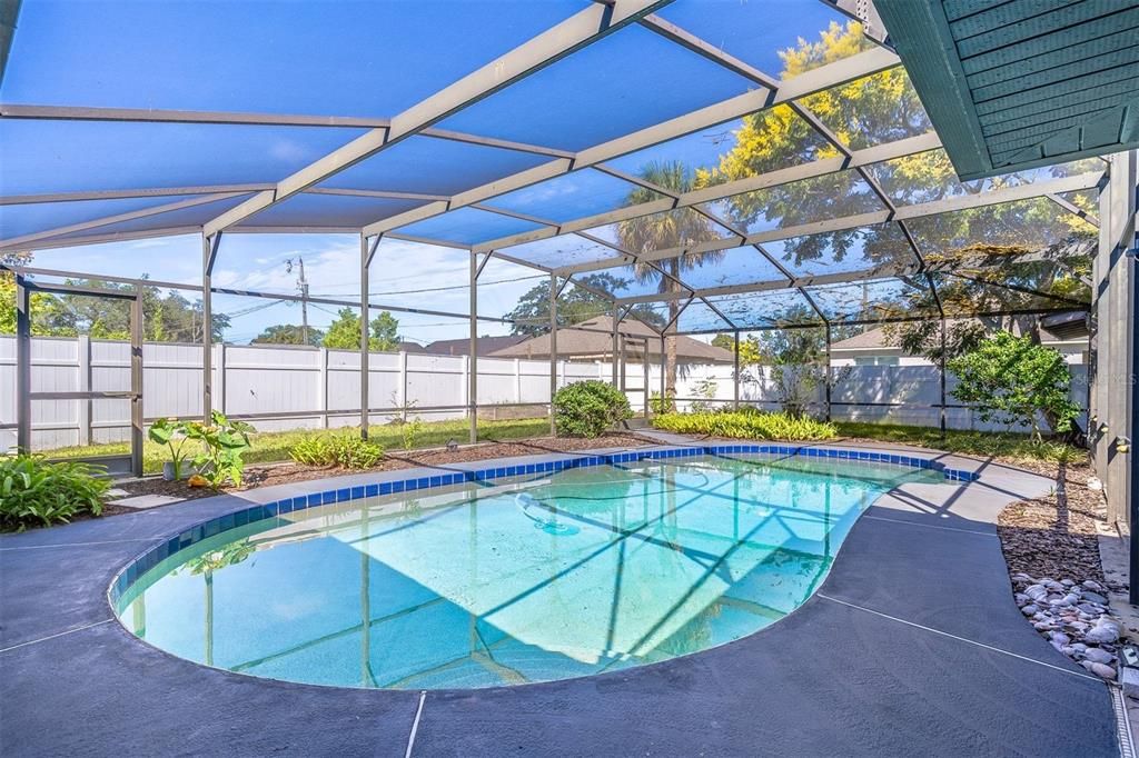 For Sale: $345,000 (3 beds, 2 baths, 1567 Square Feet)