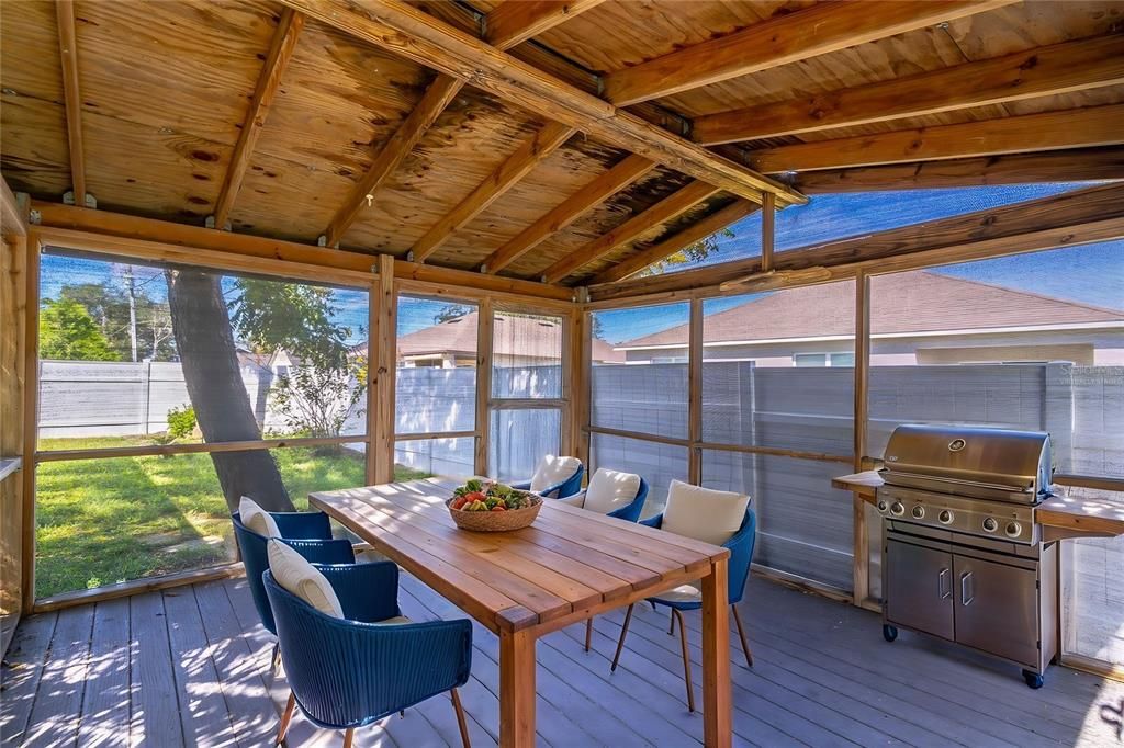 For Sale: $345,000 (3 beds, 2 baths, 1567 Square Feet)