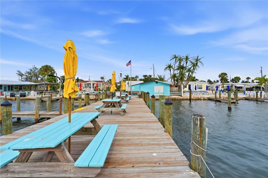 For Sale: $134,900 (1 beds, 1 baths, 606 Square Feet)
