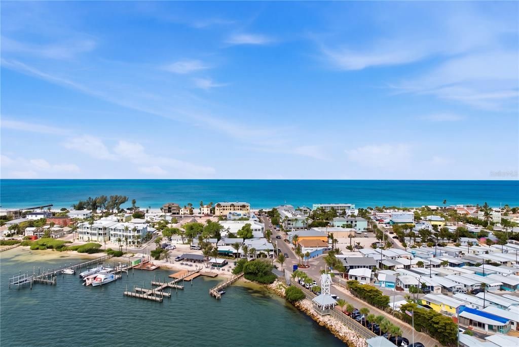 For Sale: $134,900 (1 beds, 1 baths, 606 Square Feet)