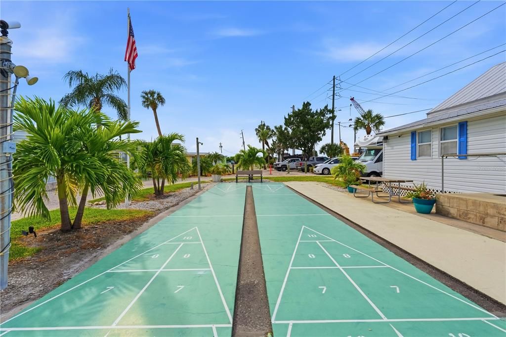 For Sale: $134,900 (1 beds, 1 baths, 606 Square Feet)