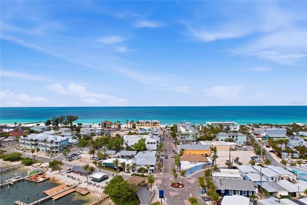 For Sale: $134,900 (1 beds, 1 baths, 606 Square Feet)