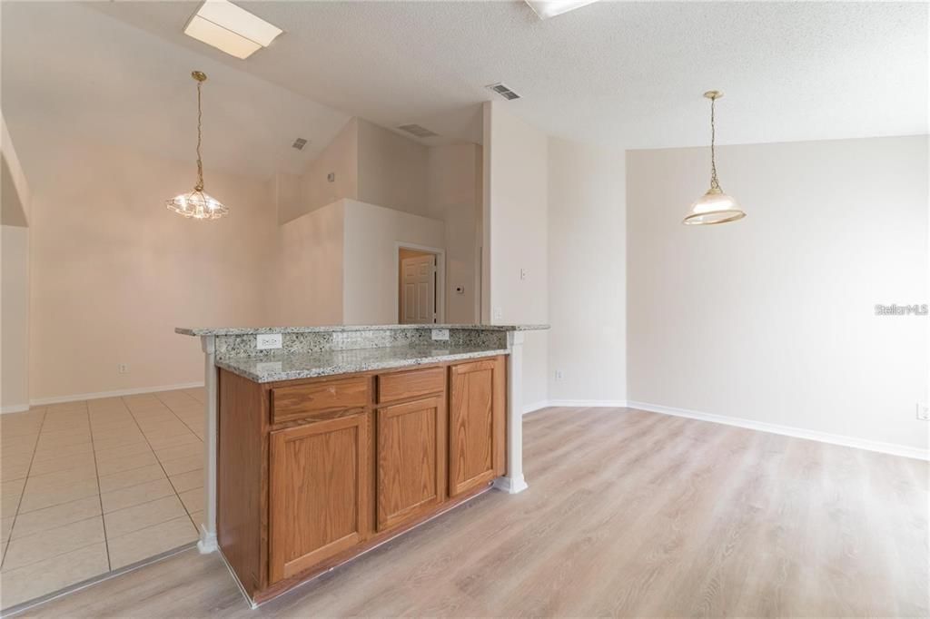 В аренду: $2,895 (5 спален, 4 ванн, 2136 Квадратных фут)