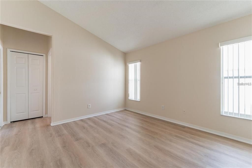 В аренду: $2,895 (5 спален, 4 ванн, 2136 Квадратных фут)