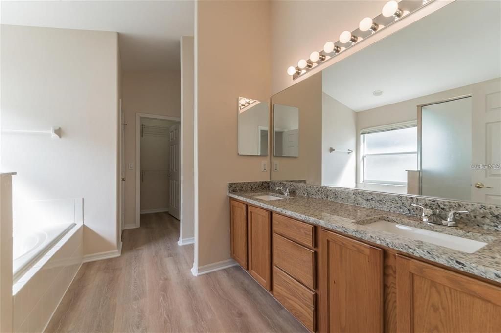 В аренду: $2,895 (5 спален, 4 ванн, 2136 Квадратных фут)