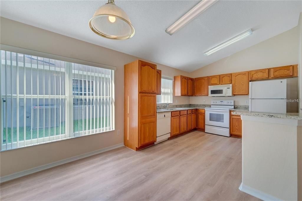 В аренду: $2,895 (5 спален, 4 ванн, 2136 Квадратных фут)