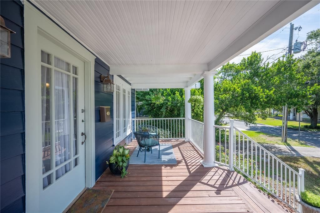For Sale: $269,900 (2 beds, 1 baths, 1064 Square Feet)