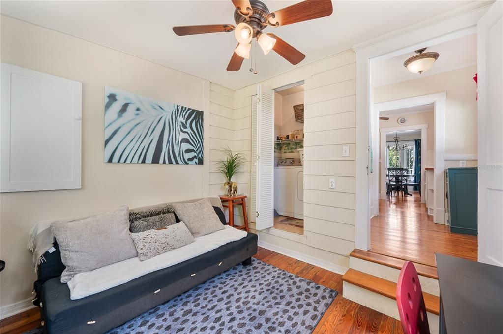 For Sale: $269,900 (2 beds, 1 baths, 1064 Square Feet)