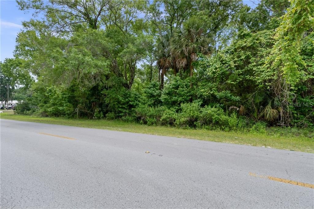 На продажу: $39,900 (0.46 acres)