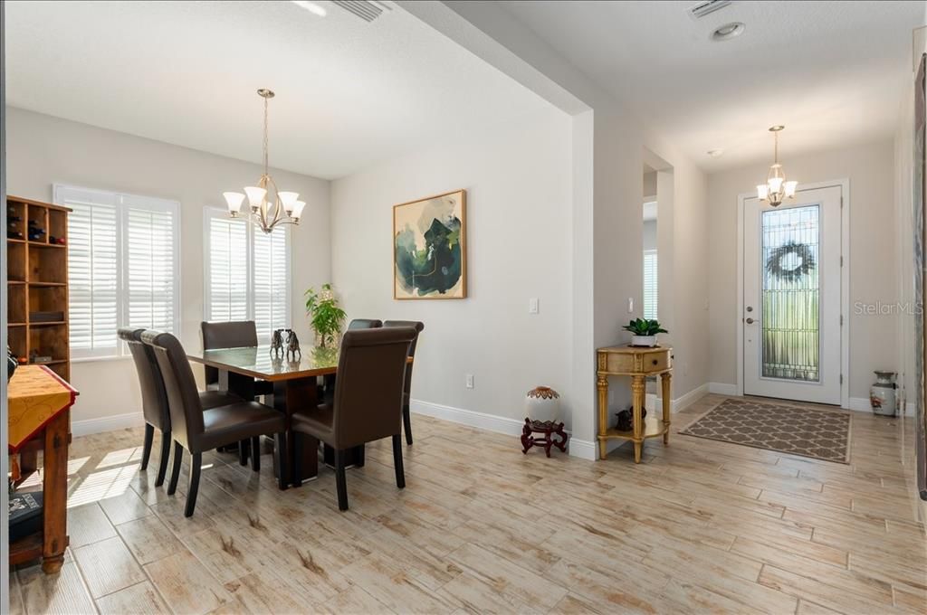 En Venta: $769,900 (5 camas, 3 baños, 3381 Pies cuadrados)