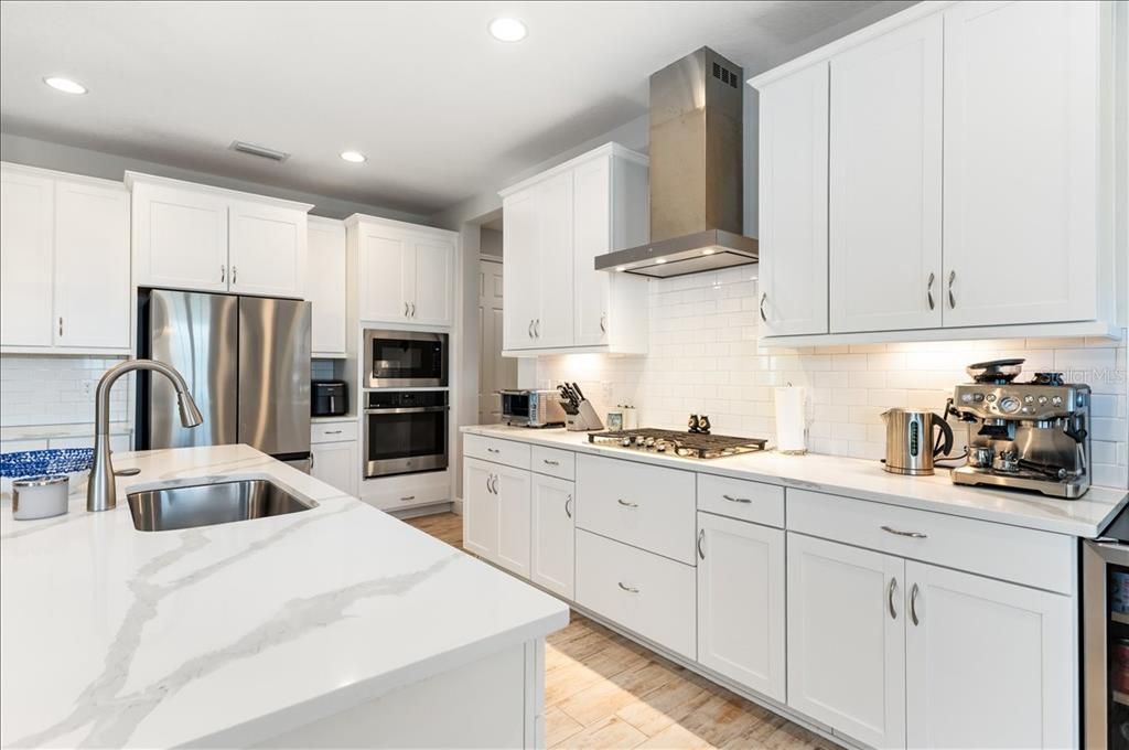 En Venta: $769,900 (5 camas, 3 baños, 3381 Pies cuadrados)