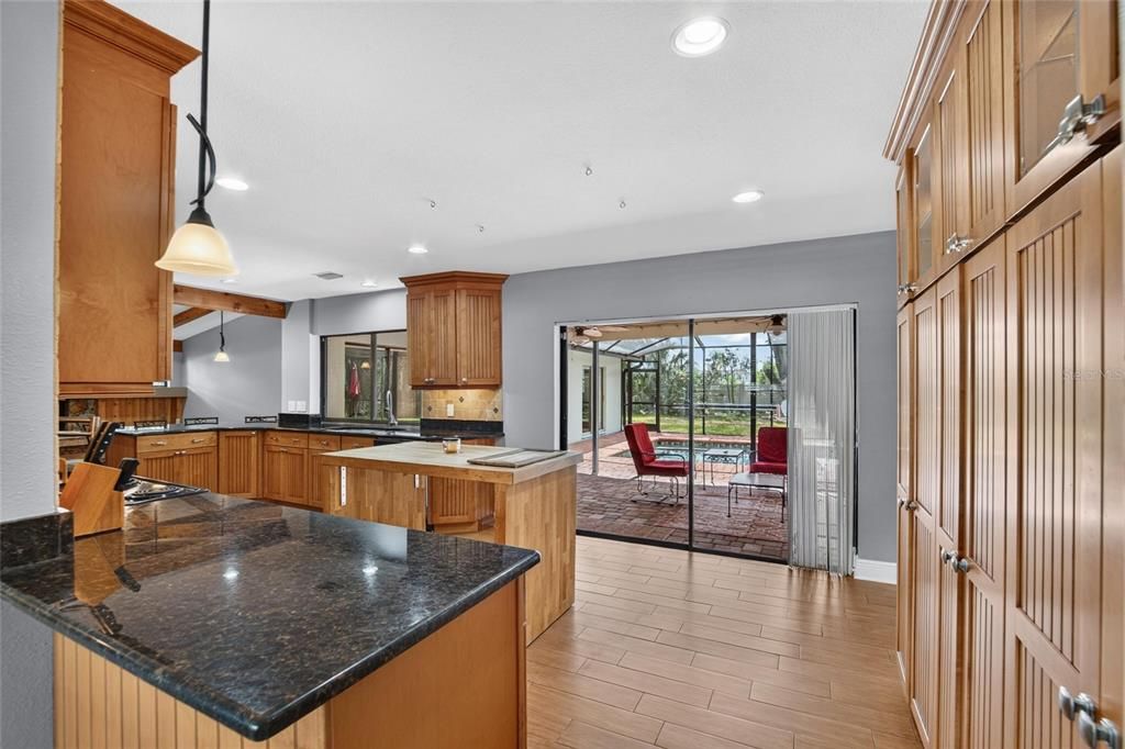 For Sale: $555,000 (4 beds, 2 baths, 2462 Square Feet)
