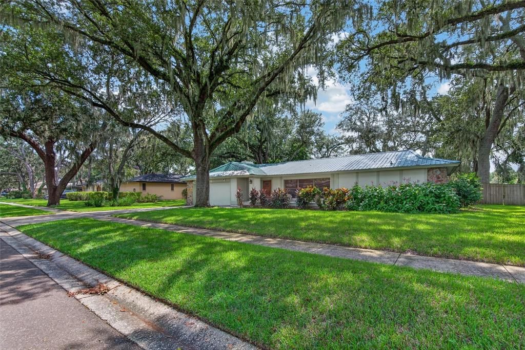 For Sale: $555,000 (4 beds, 2 baths, 2462 Square Feet)