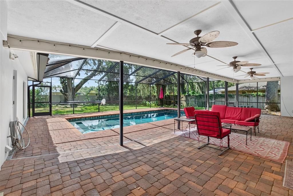 For Sale: $555,000 (4 beds, 2 baths, 2462 Square Feet)