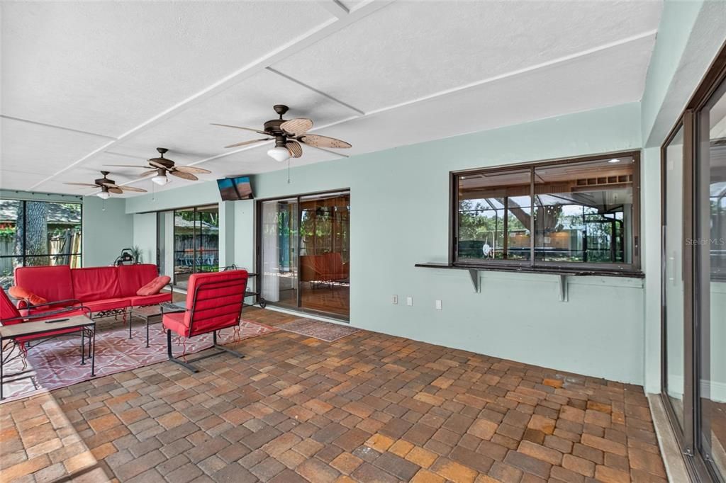 For Sale: $555,000 (4 beds, 2 baths, 2462 Square Feet)