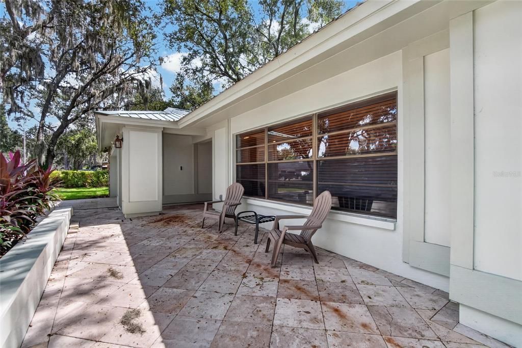 For Sale: $555,000 (4 beds, 2 baths, 2462 Square Feet)