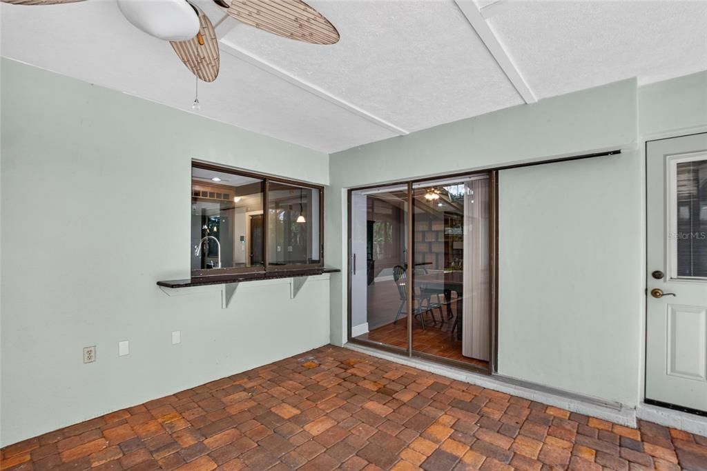 For Sale: $555,000 (4 beds, 2 baths, 2462 Square Feet)