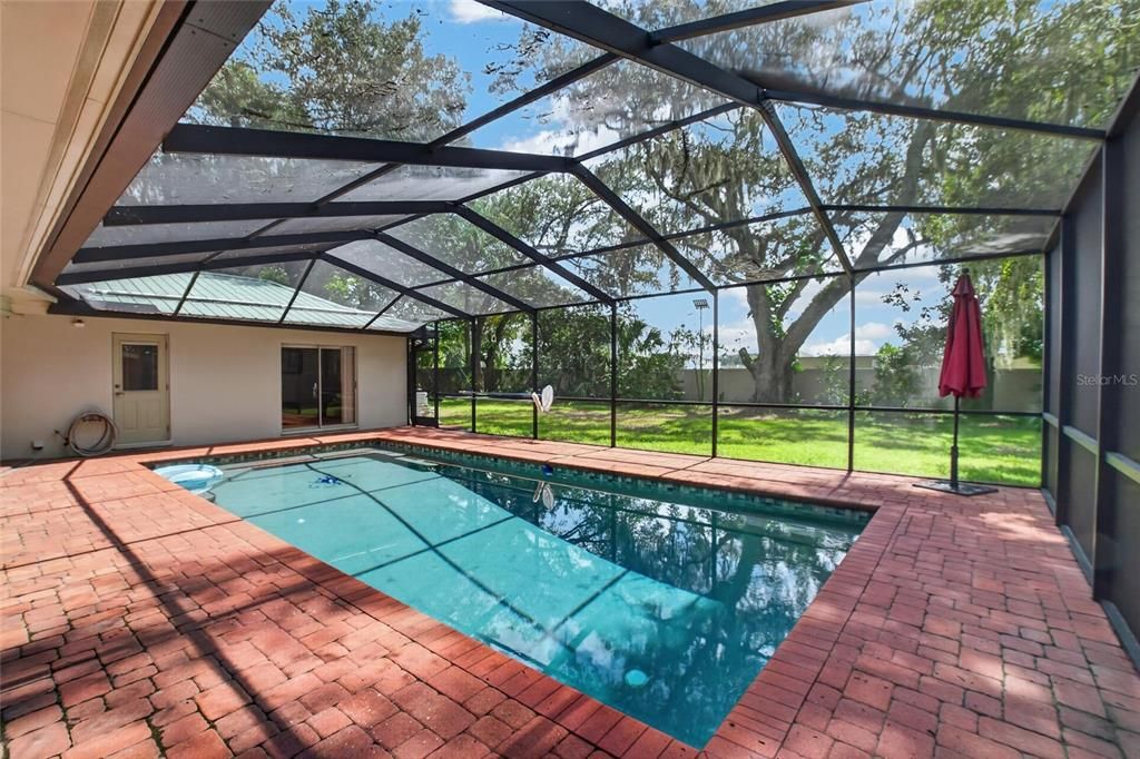 For Sale: $555,000 (4 beds, 2 baths, 2462 Square Feet)