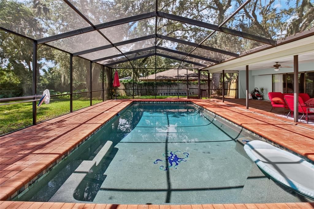 For Sale: $555,000 (4 beds, 2 baths, 2462 Square Feet)