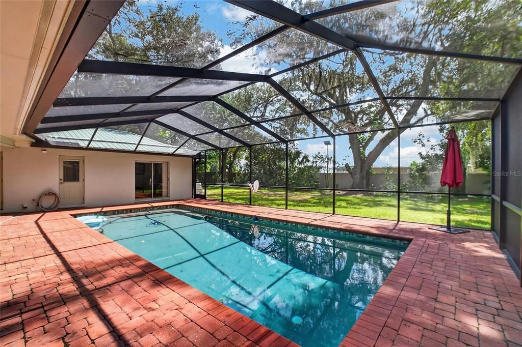 For Sale: $555,000 (4 beds, 2 baths, 2462 Square Feet)