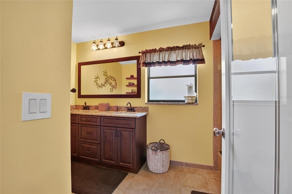 For Sale: $555,000 (4 beds, 2 baths, 2462 Square Feet)