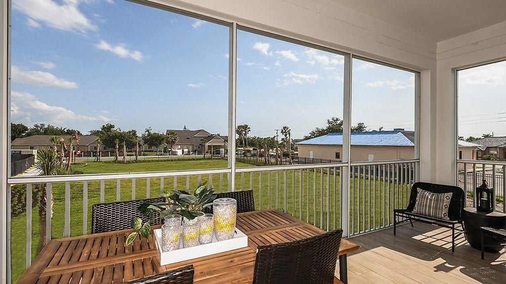 For Sale: $415,000 (4 beds, 3 baths, 1912 Square Feet)