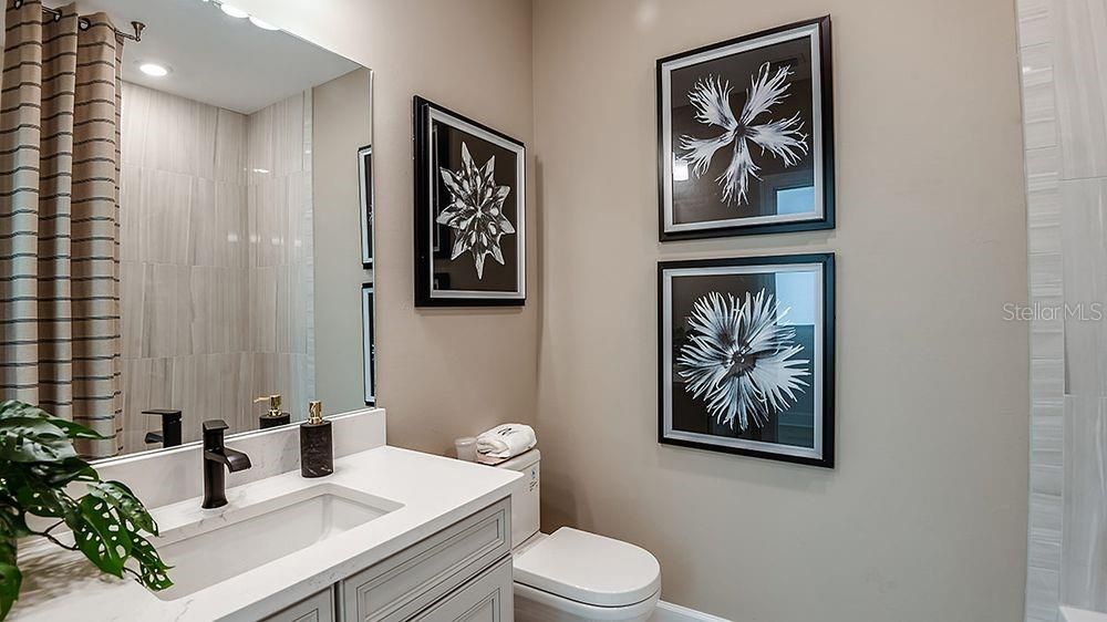 For Sale: $415,000 (4 beds, 3 baths, 1912 Square Feet)