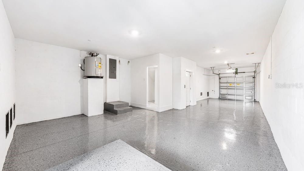 For Sale: $415,000 (4 beds, 3 baths, 1912 Square Feet)