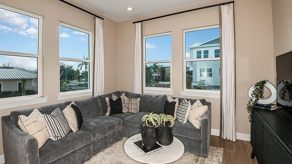For Sale: $415,000 (4 beds, 3 baths, 1912 Square Feet)