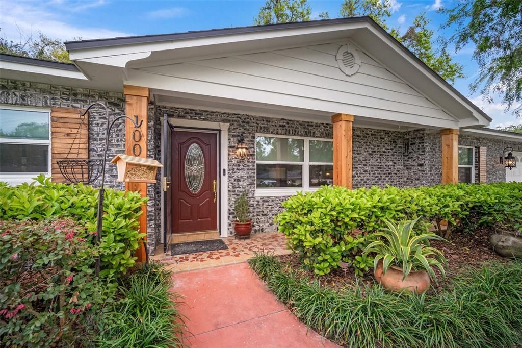 For Sale: $500,000 (4 beds, 2 baths, 1551 Square Feet)