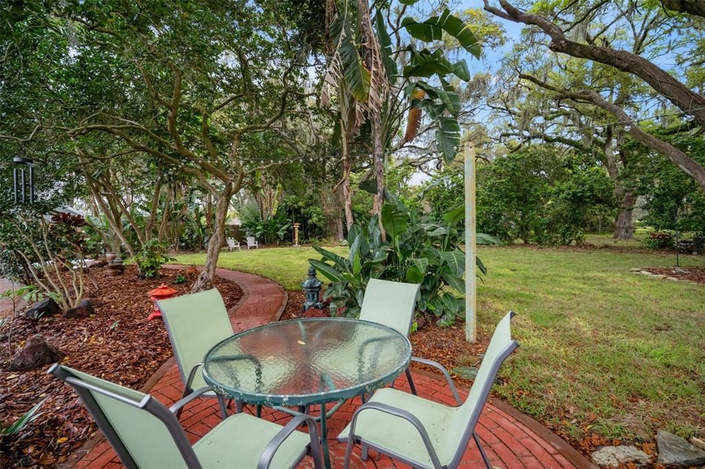 For Sale: $500,000 (4 beds, 2 baths, 1551 Square Feet)