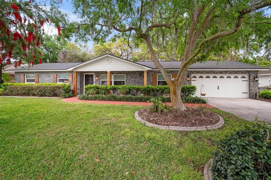 For Sale: $500,000 (4 beds, 2 baths, 1551 Square Feet)