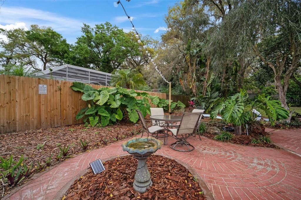 For Sale: $500,000 (4 beds, 2 baths, 1551 Square Feet)