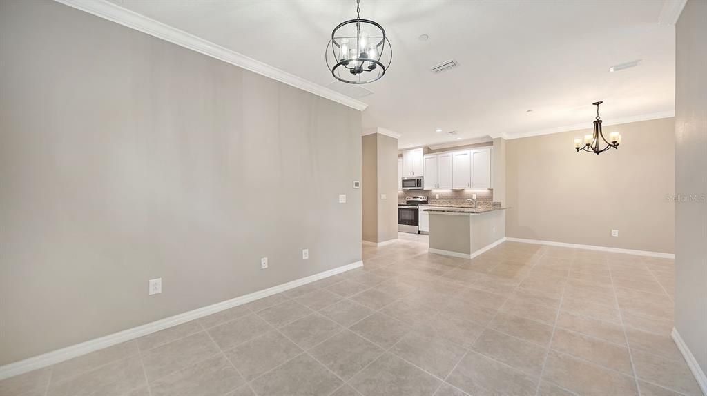 For Sale: $350,000 (2 beds, 2 baths, 1528 Square Feet)